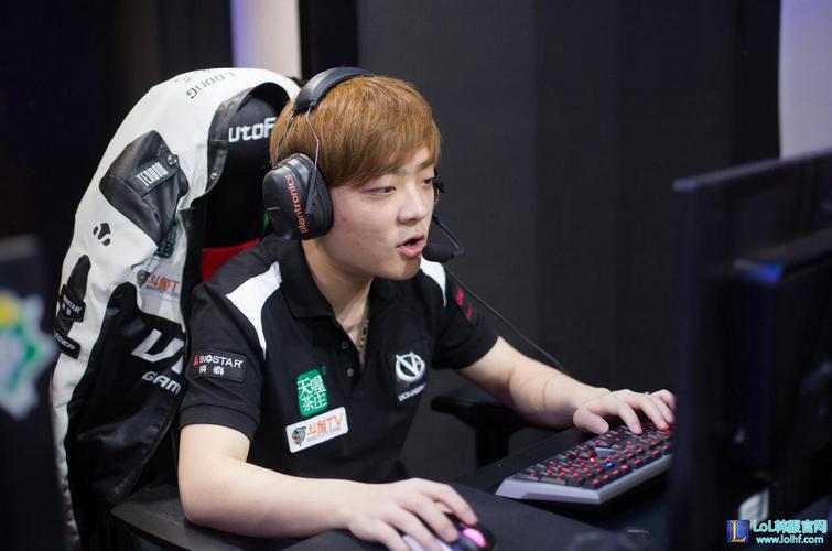 离谱！CSGO职业选手flamie网吧上机忘退账号失去FPL资格